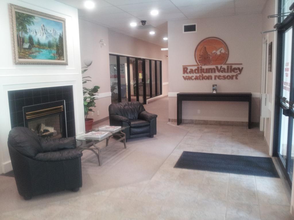 Radium Valley Vacation Resort Invermere Exterior photo